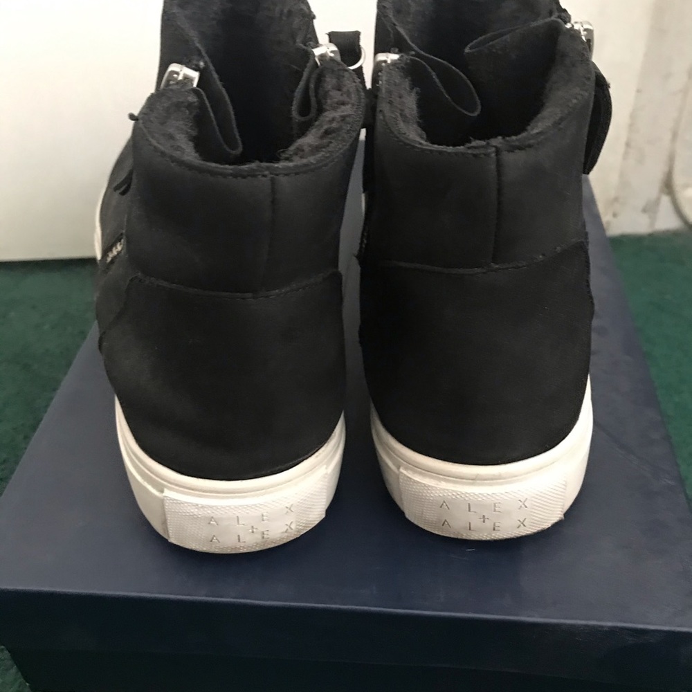 Alex + Alex Blk Nubuck Pella High Top Sneaker
